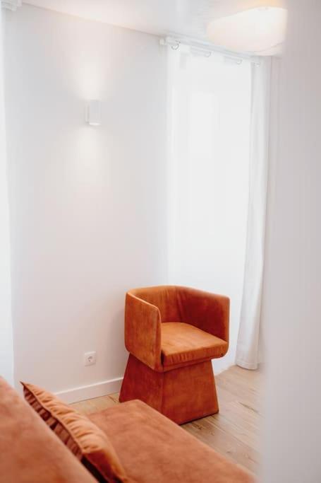 Orange House - Beautiful Two-bedroom 1d Lejlighed *